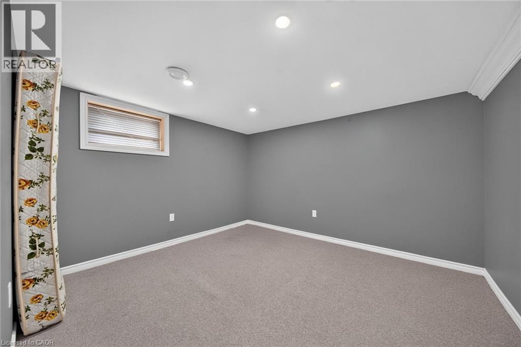 16 Garden Street Property Photo 34