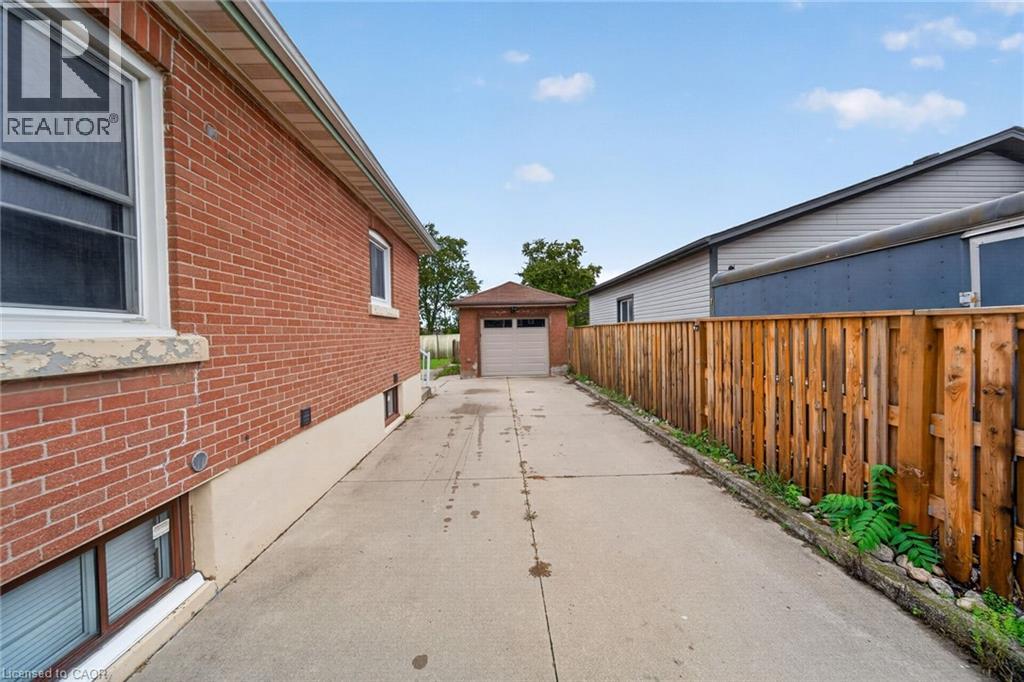 16 Garden Street Property Photo 36
