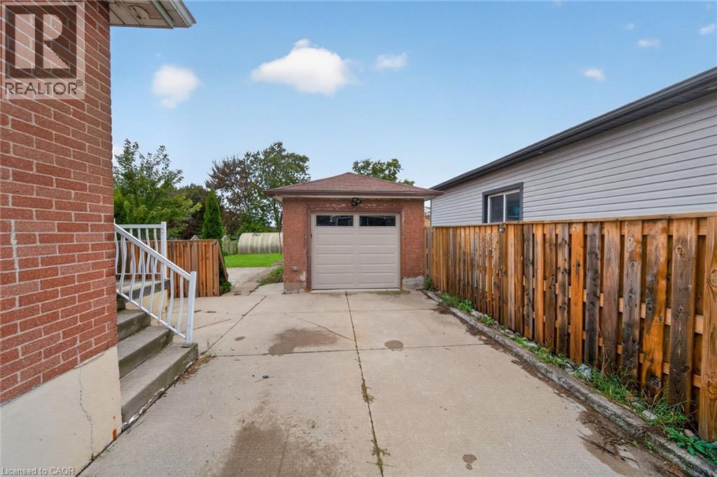 16 Garden Street Property Photo 37