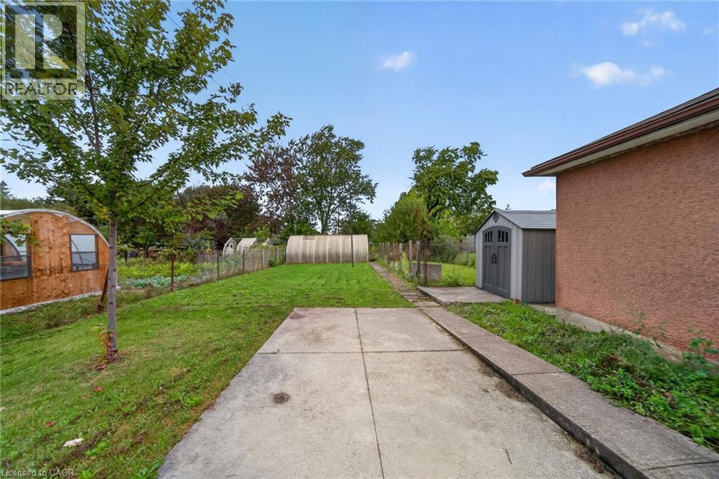 16 Garden Street Property Photo 38