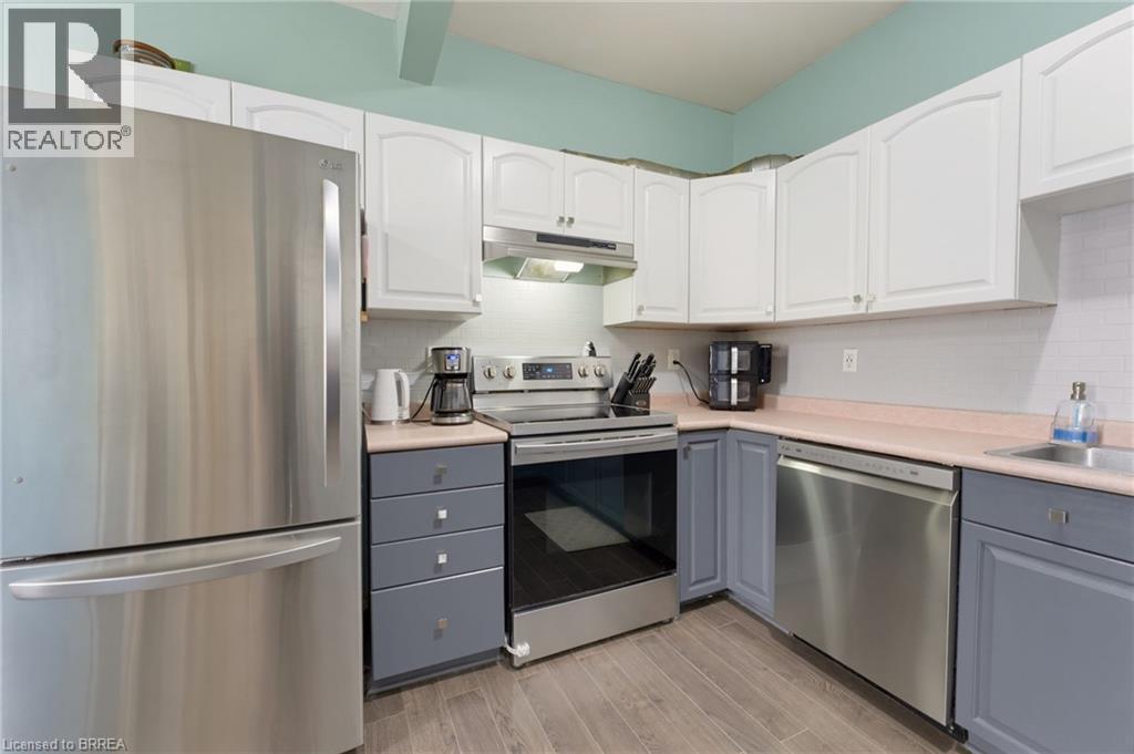 256 Dundas Street Property Photo 7