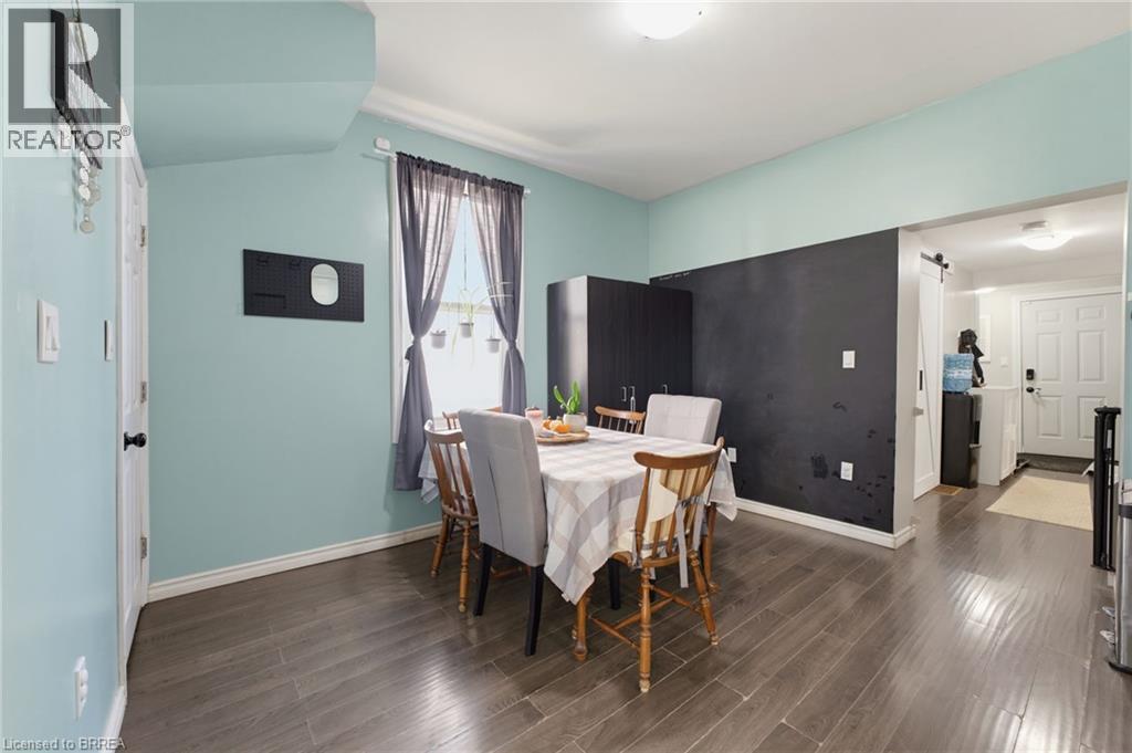 256 Dundas Street Property Photo 9