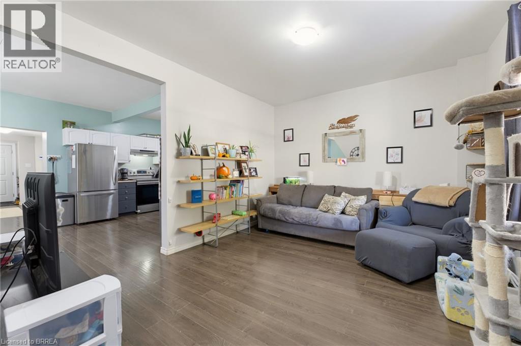 256 Dundas Street Property Photo 10