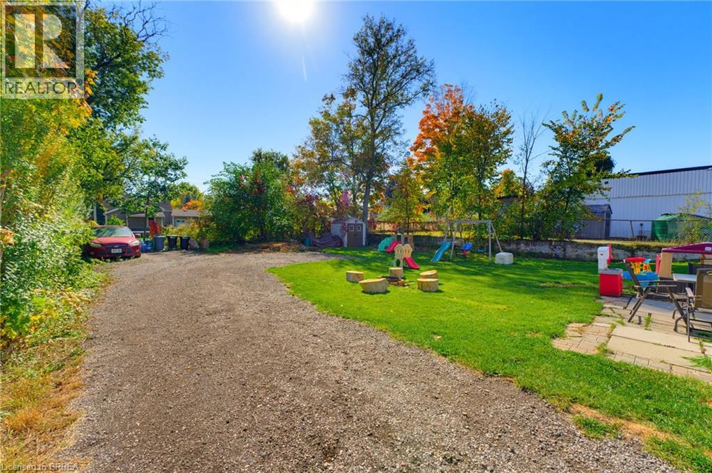 256 Dundas Street Property Photo 25