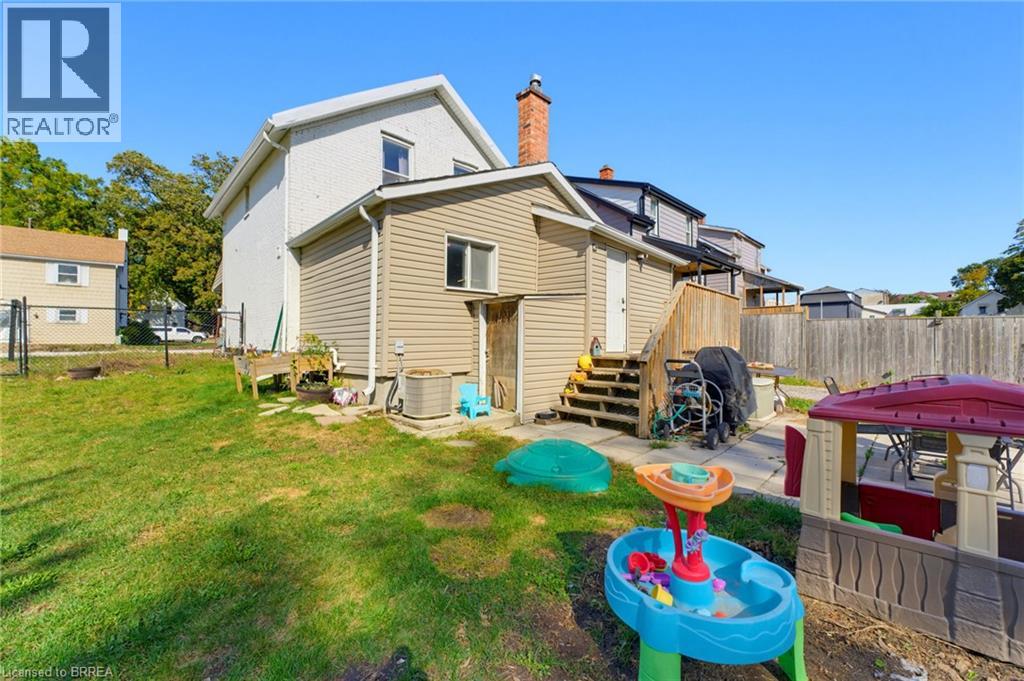 256 Dundas Street Property Photo 26