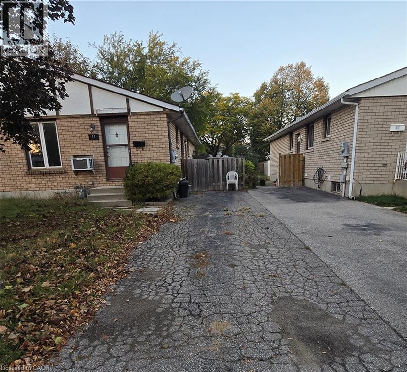 11 Debby Crescent Property Photo 4