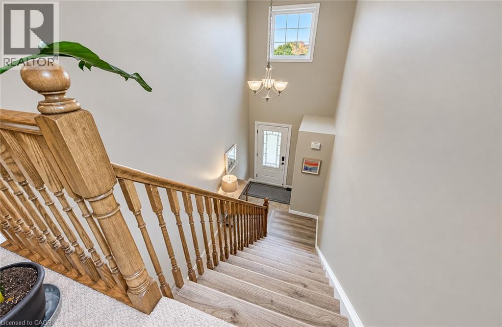 204 Park Avenue W Property Photo 15