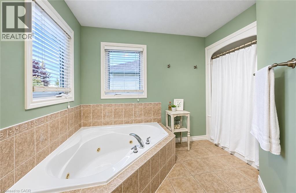 204 Park Avenue W Property Photo 20