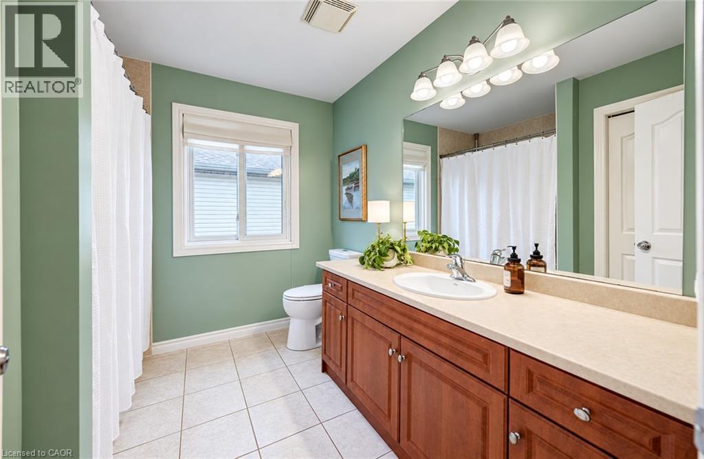 204 Park Avenue W Property Photo 24