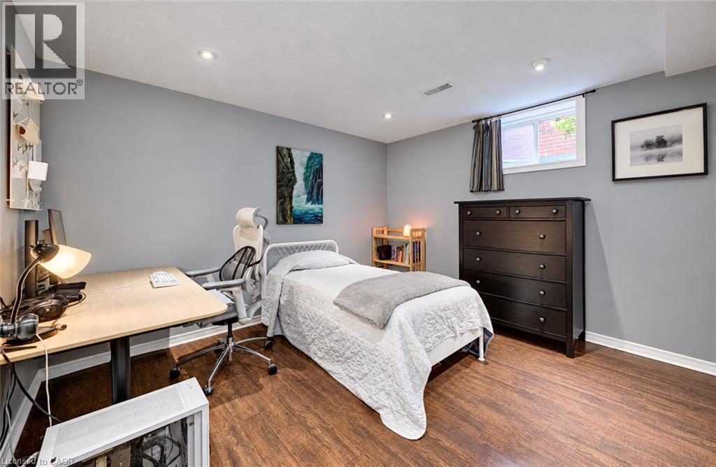 204 Park Avenue W Property Photo 27