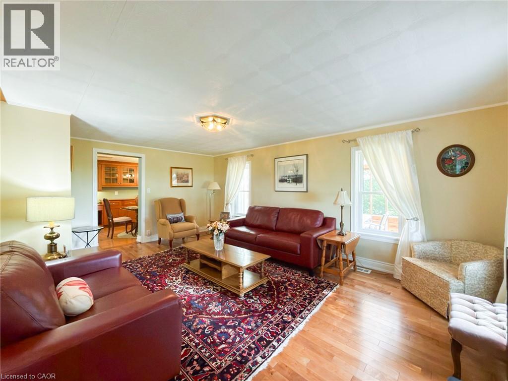 1699 Lakeshore Road Property Photo 11