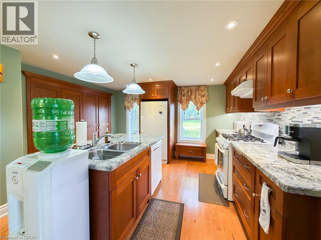 1699 Lakeshore Road Property Photo 18