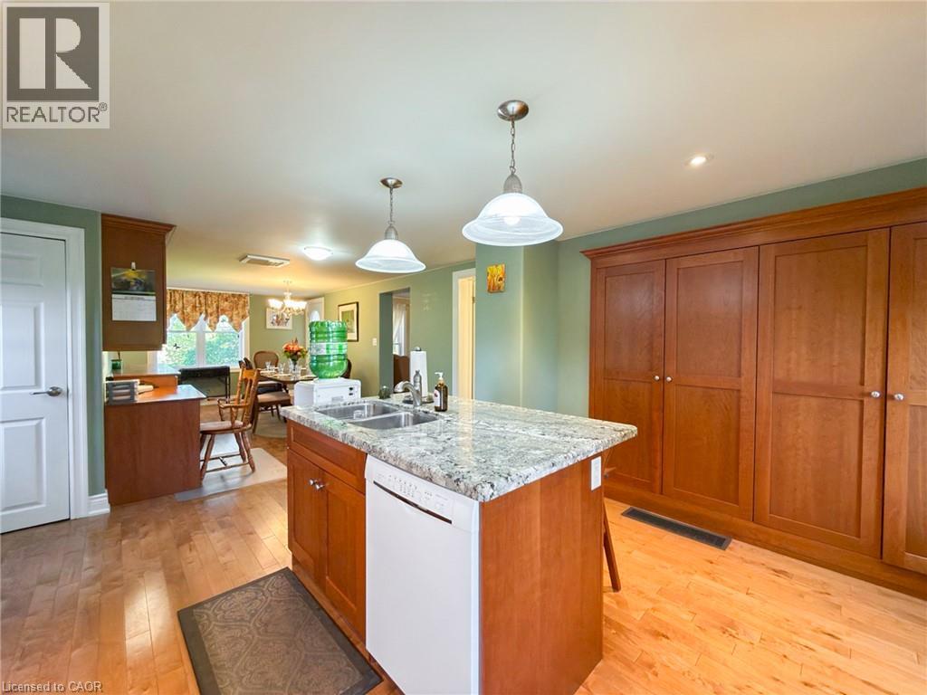 1699 Lakeshore Road Property Photo 20
