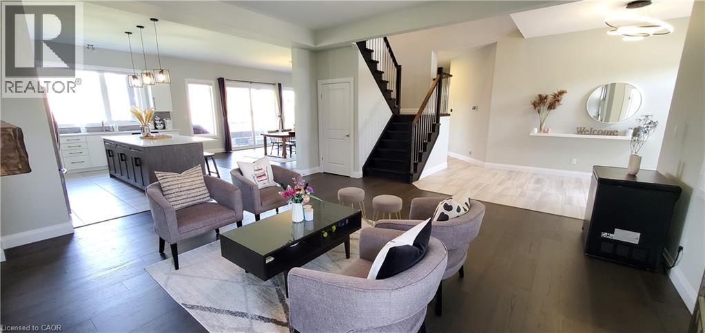 819 Sundrops Court Property Photo 10