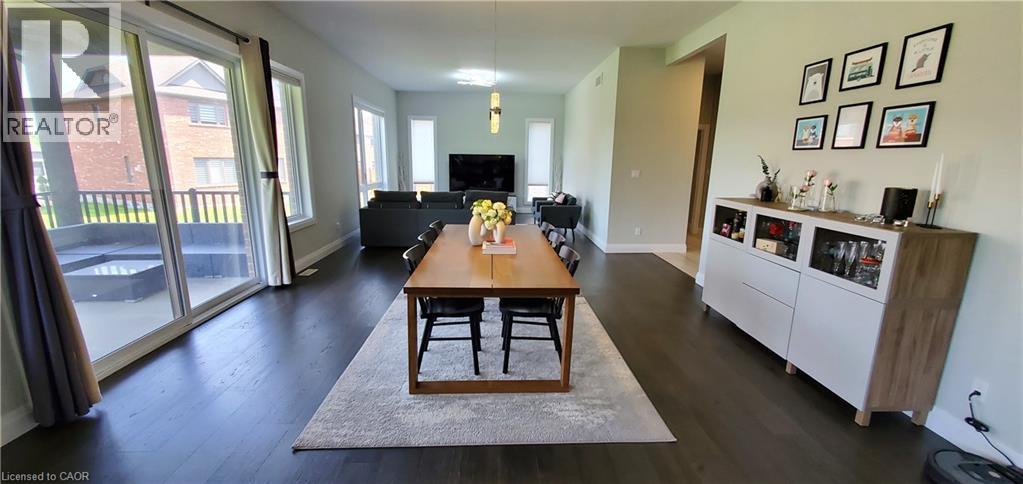819 Sundrops Court Property Photo 15
