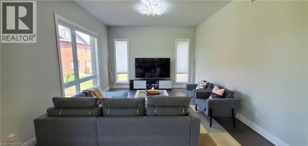 819 Sundrops Court Property Photo 19