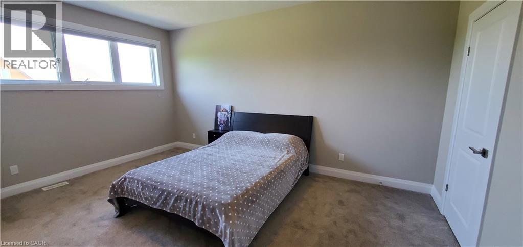 819 Sundrops Court Property Photo 28