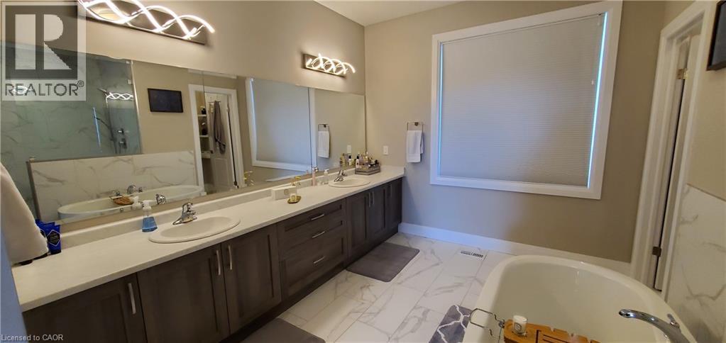 819 Sundrops Court Property Photo 42
