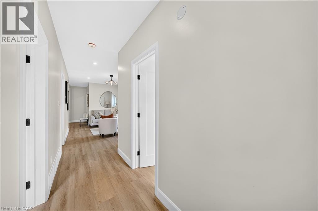 51 Queen Street S Property Photo 7