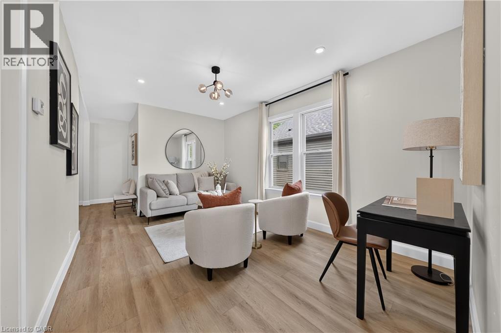 51 Queen Street S Property Photo 10