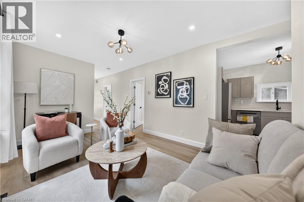 51 Queen Street S Property Photo 11