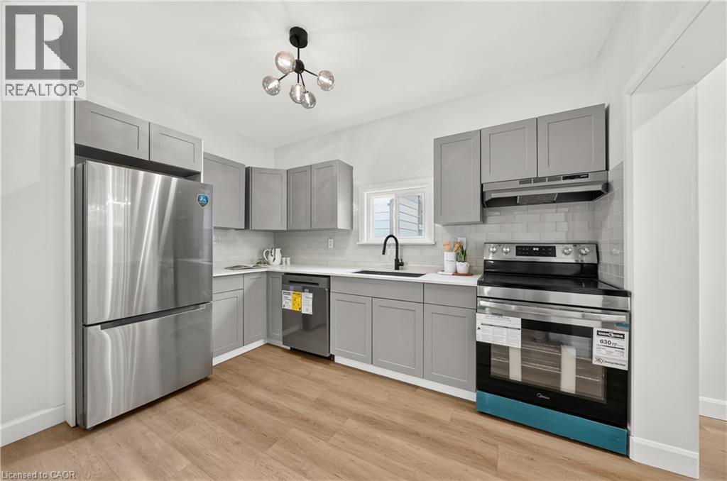 51 Queen Street S Property Photo 14