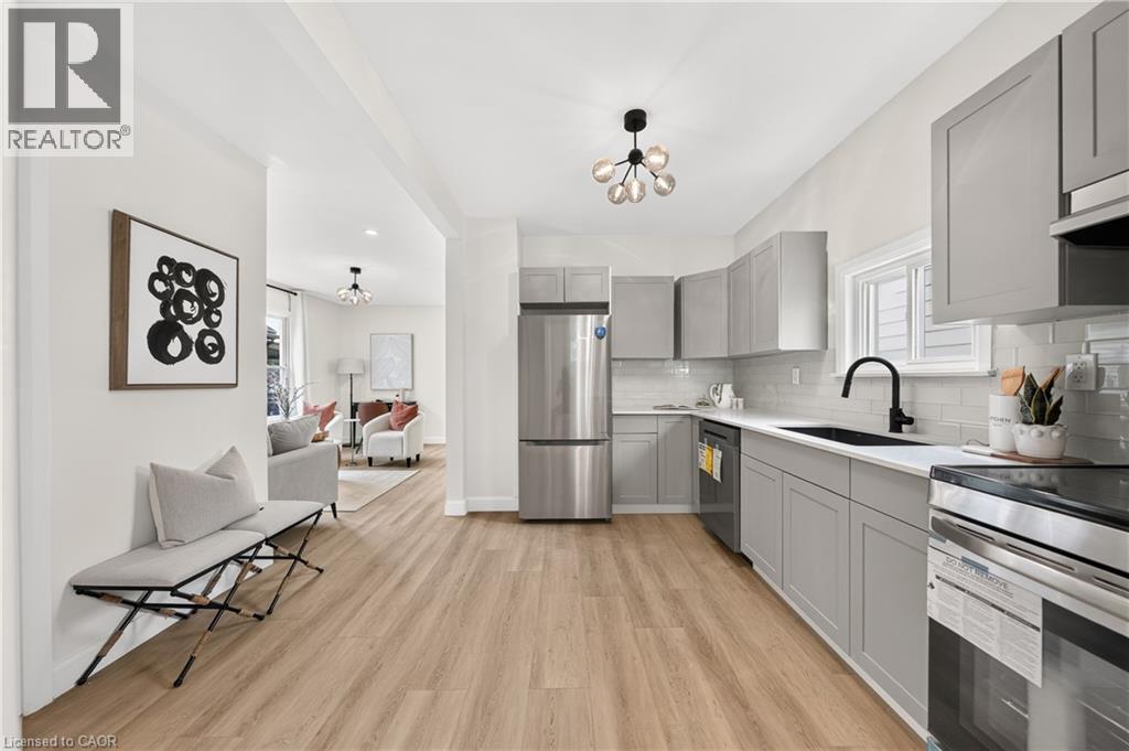 51 Queen Street S Property Photo 17