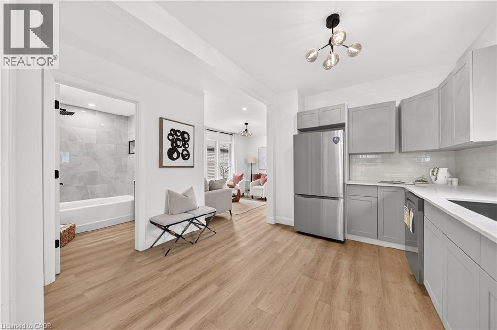 51 Queen Street S Property Photo 18