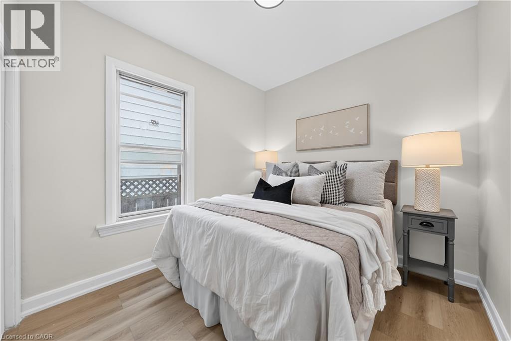 51 Queen Street S Property Photo 24
