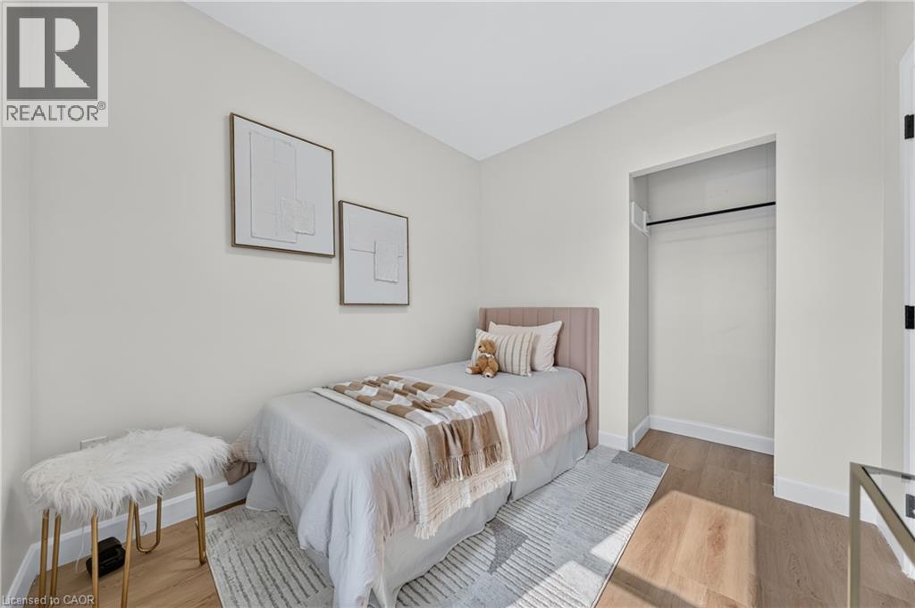 51 Queen Street S Property Photo 27