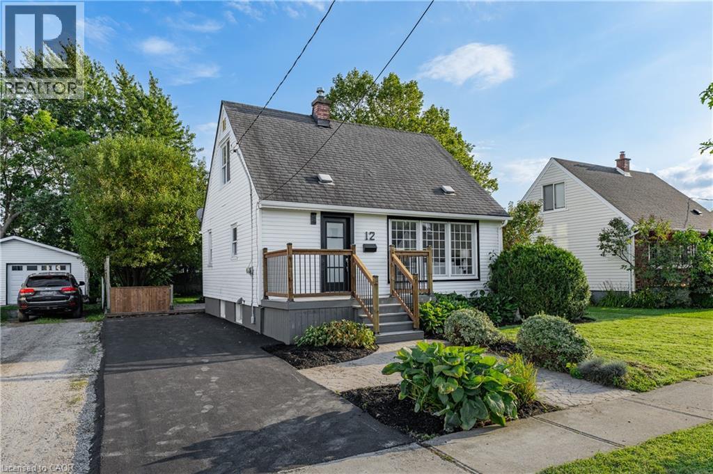 12 Admiral Road Property Photo 1