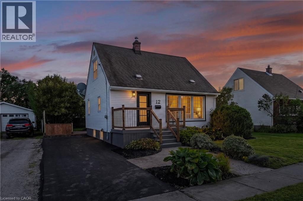 12 Admiral Road Property Photo 2