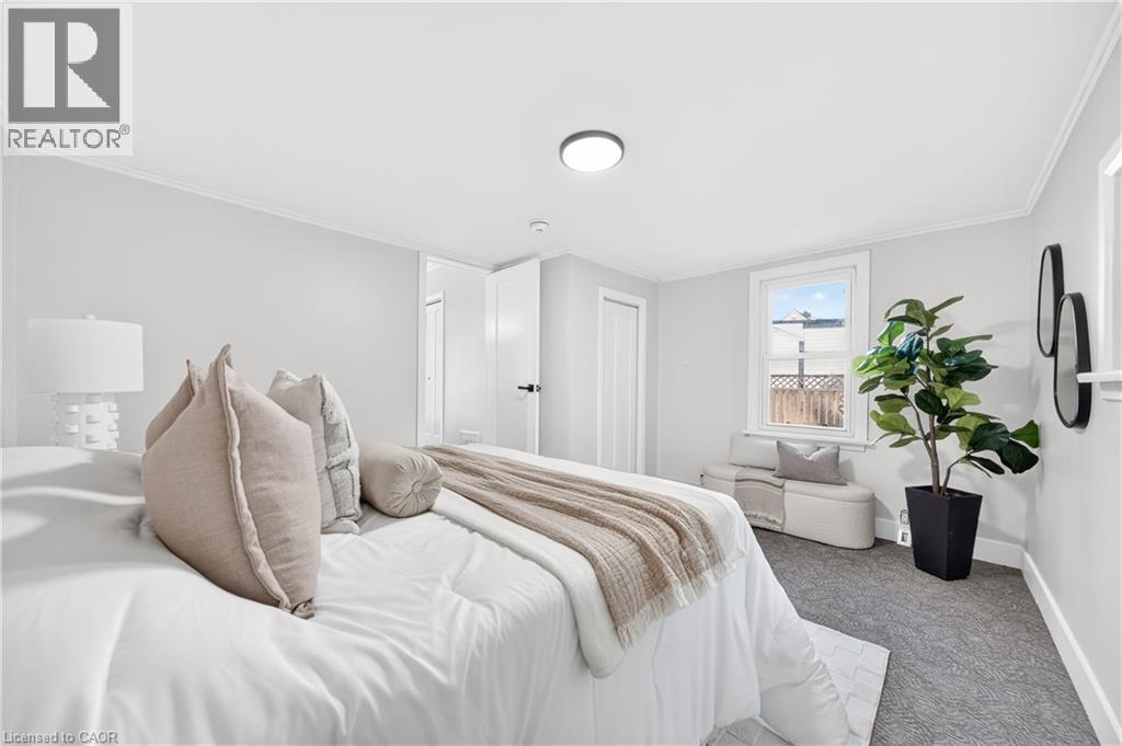 12 Admiral Road Property Photo 24