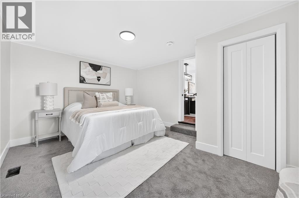 12 Admiral Road Property Photo 25