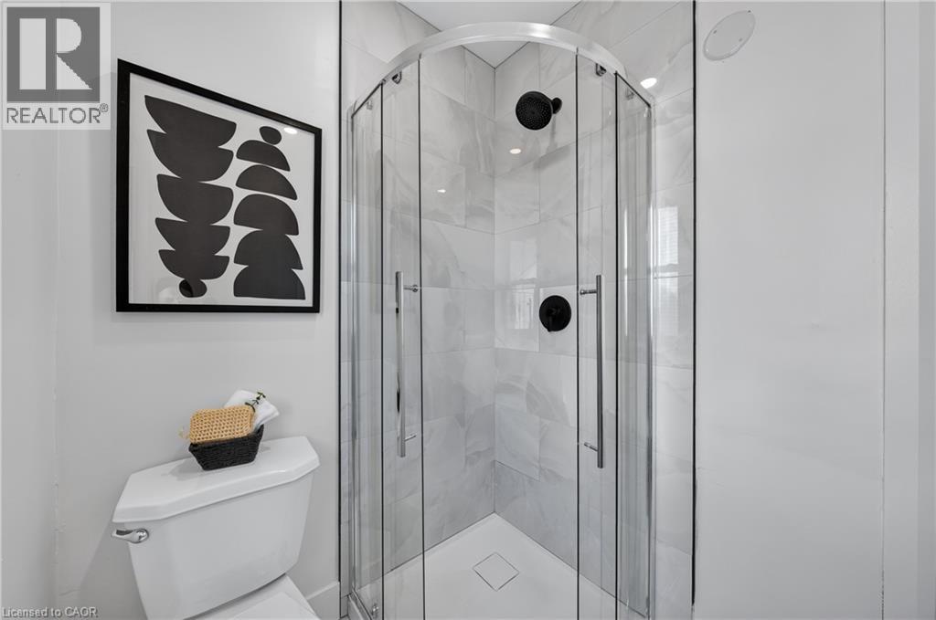 12 Admiral Road Property Photo 28