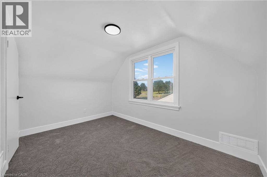 12 Admiral Road Property Photo 29
