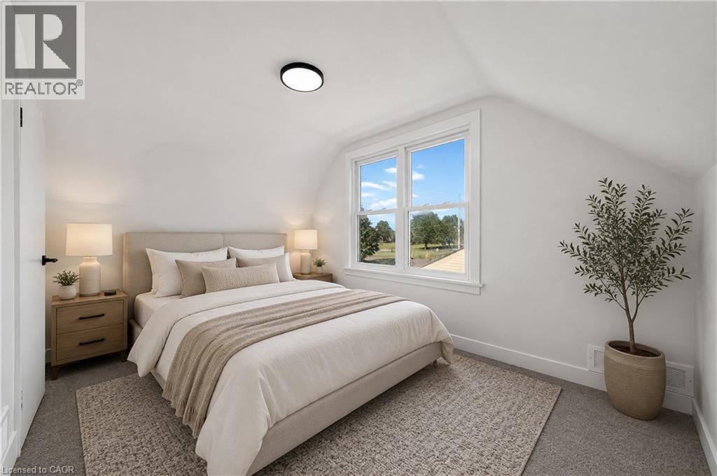 12 Admiral Road Property Photo 30