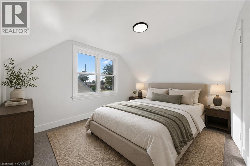 12 Admiral Road Property Photo 32