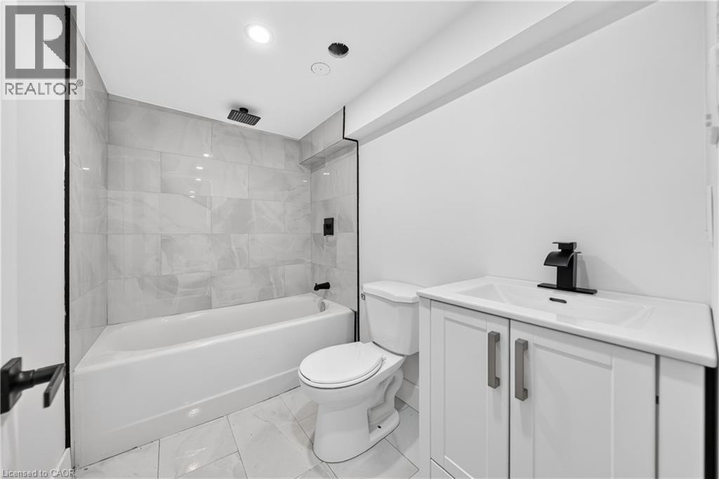12 Admiral Road Property Photo 36