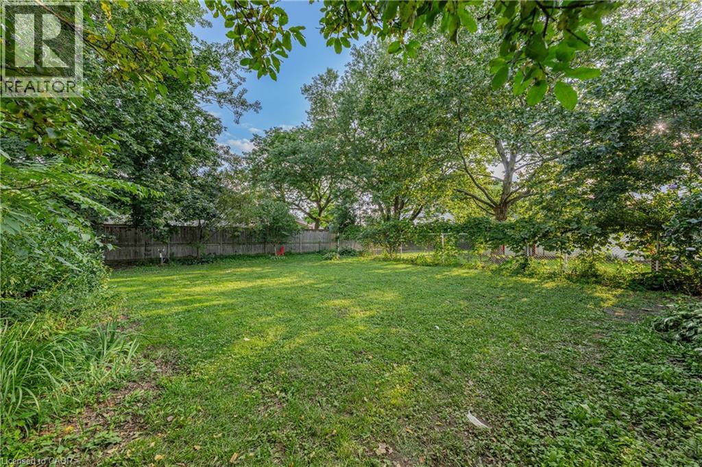 12 Admiral Road Property Photo 40