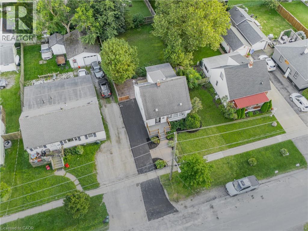12 Admiral Road Property Photo 42