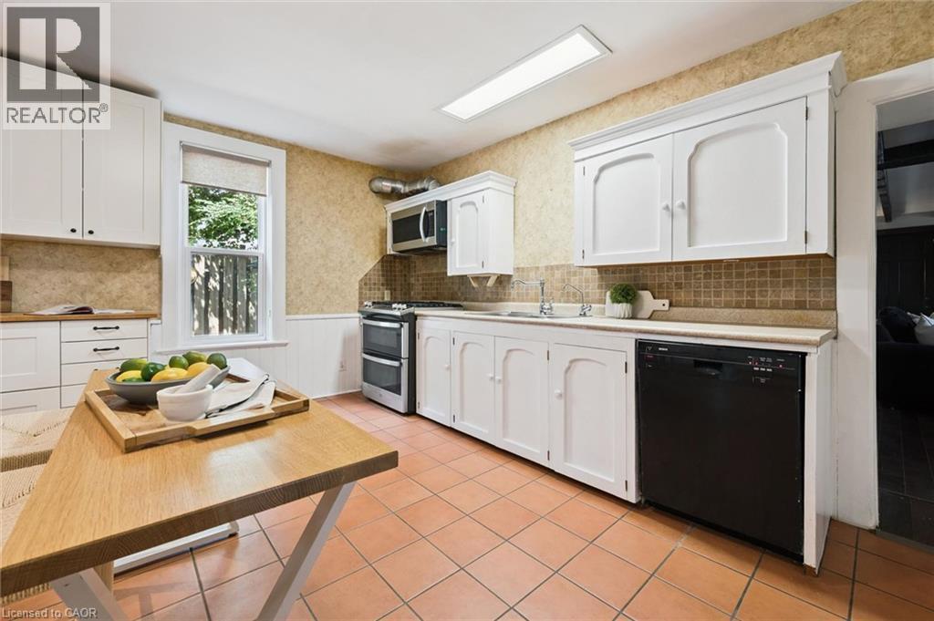 318 Guelph Avenue Property Photo 16