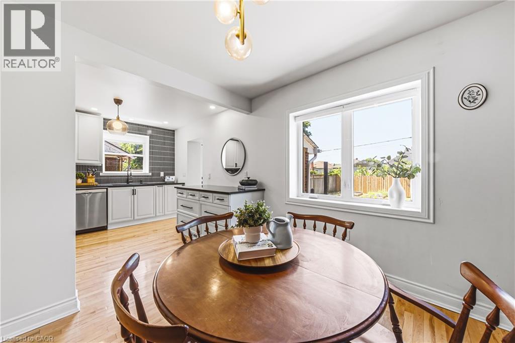 255 Weir Street N Property Photo 13
