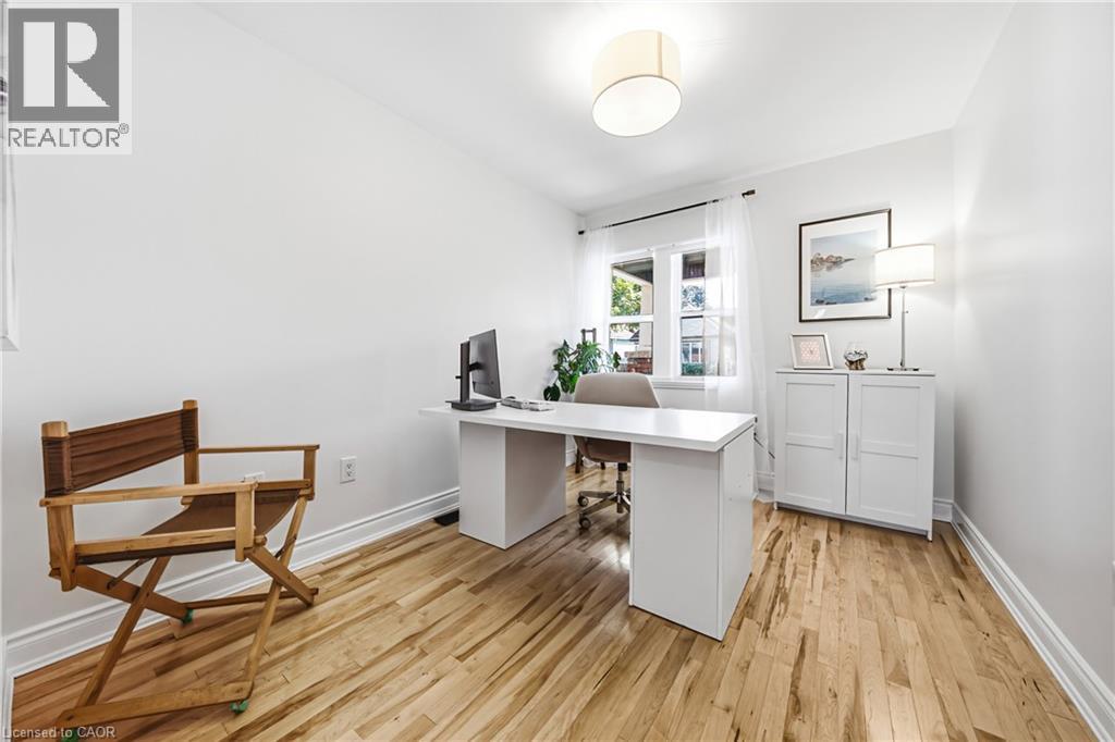 255 Weir Street N Property Photo 18