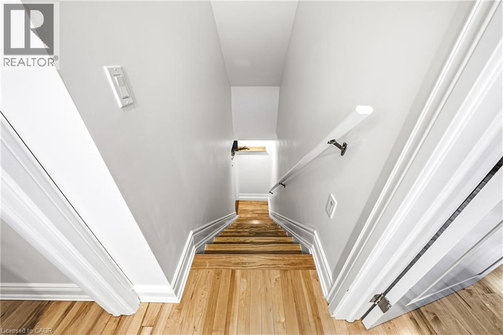 255 Weir Street N Property Photo 19