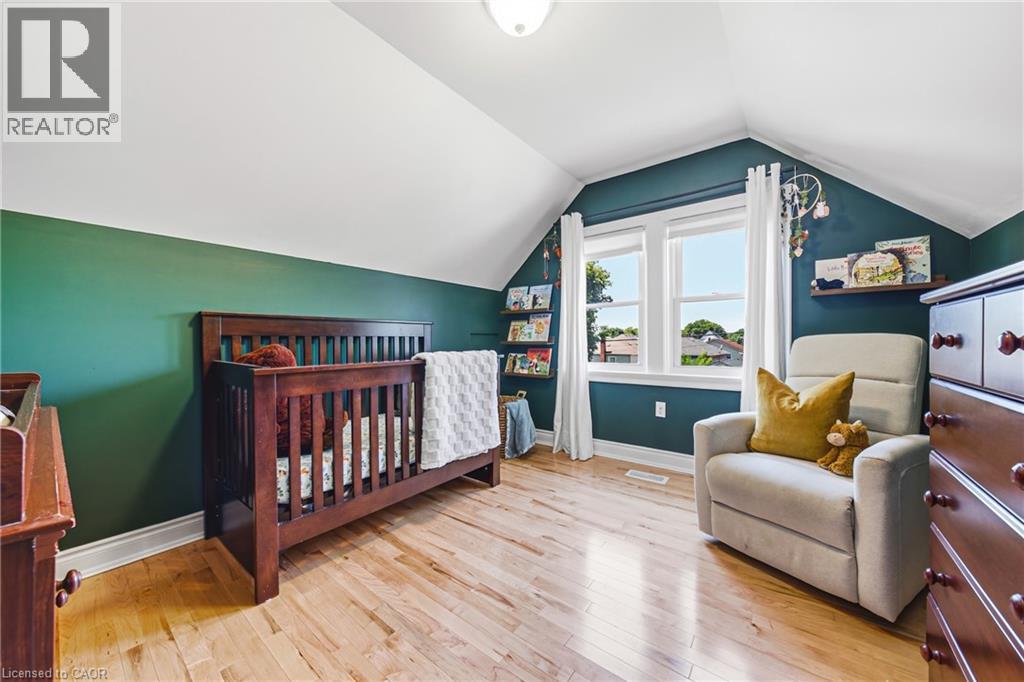 255 Weir Street N Property Photo 24