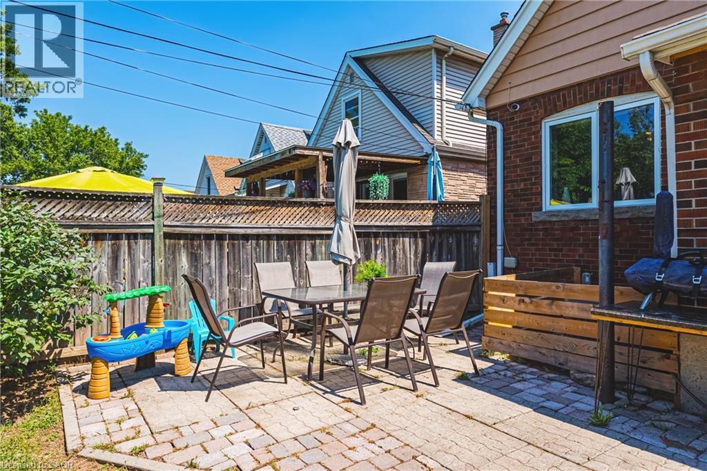 255 Weir Street N Property Photo 28