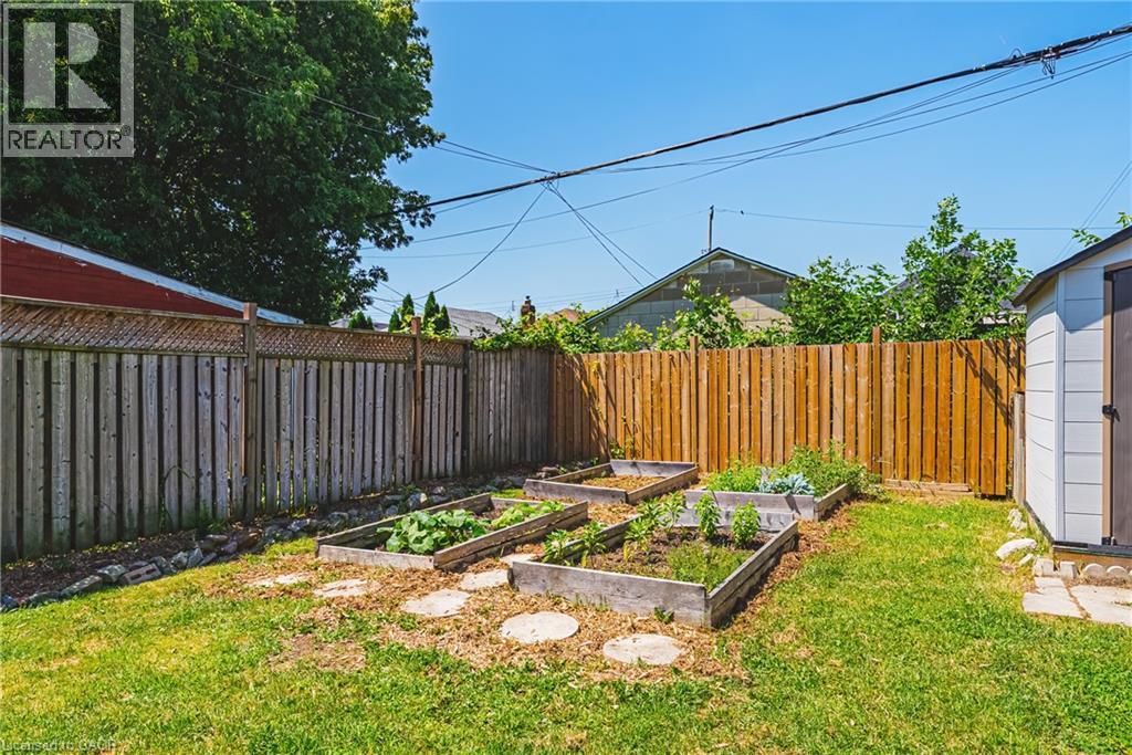 255 Weir Street N Property Photo 29