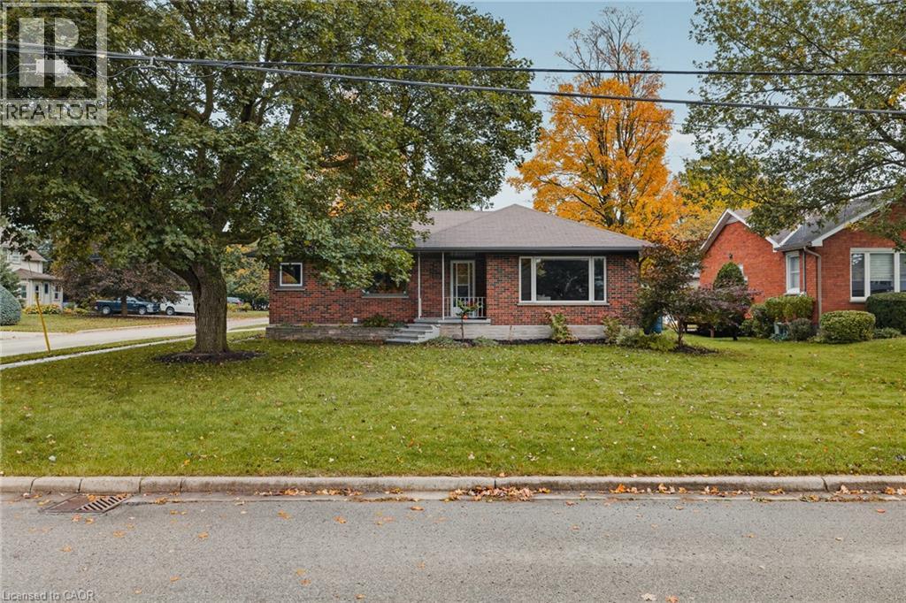 205 Mckenzie Street E Property Photo 2