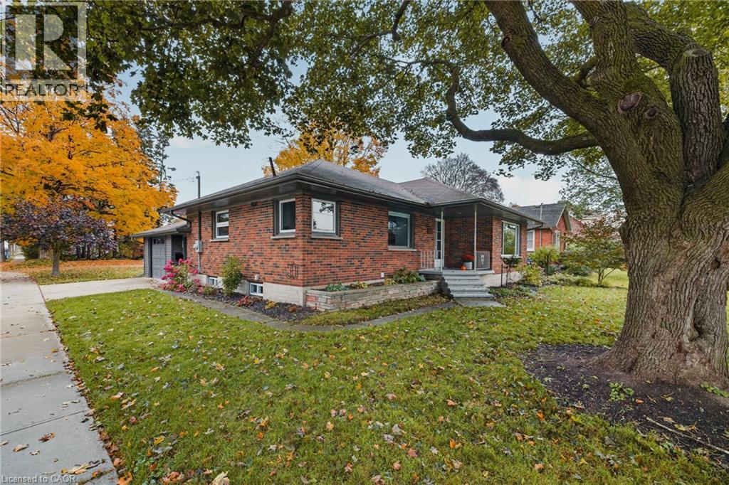 205 Mckenzie Street E Property Photo 4